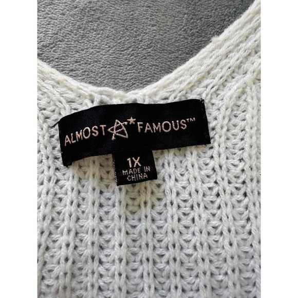Almost Famous Blush Colorblock Twist Front Knit Sweater 1X cropped monochrome - Picture 2 of 6